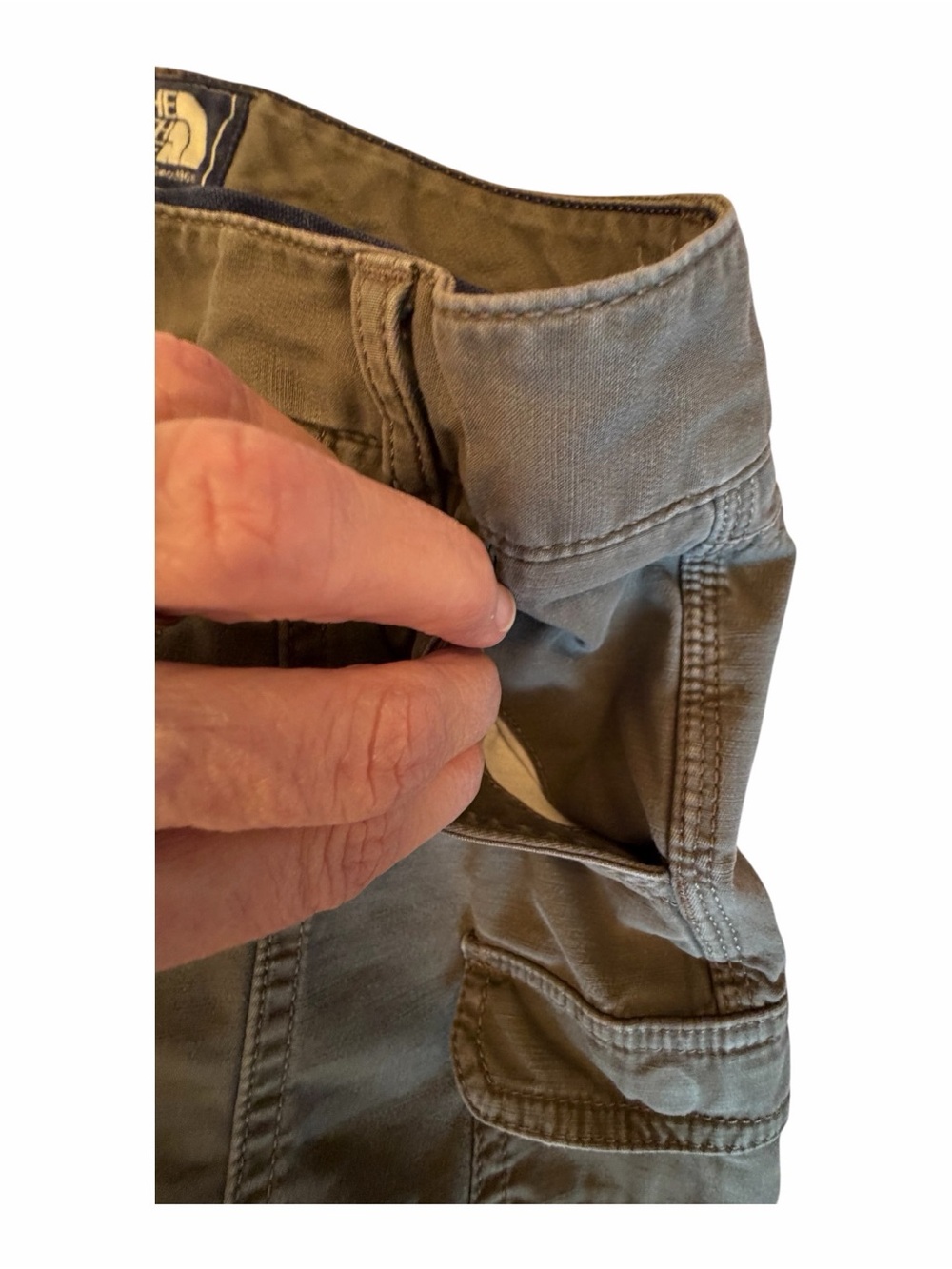 The North Face Women's Cargo Hiking Shorts olive/weathered green-Size Small - Picture 3 of 8